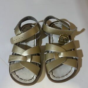 Salt water by hoy sandals gold size 8-